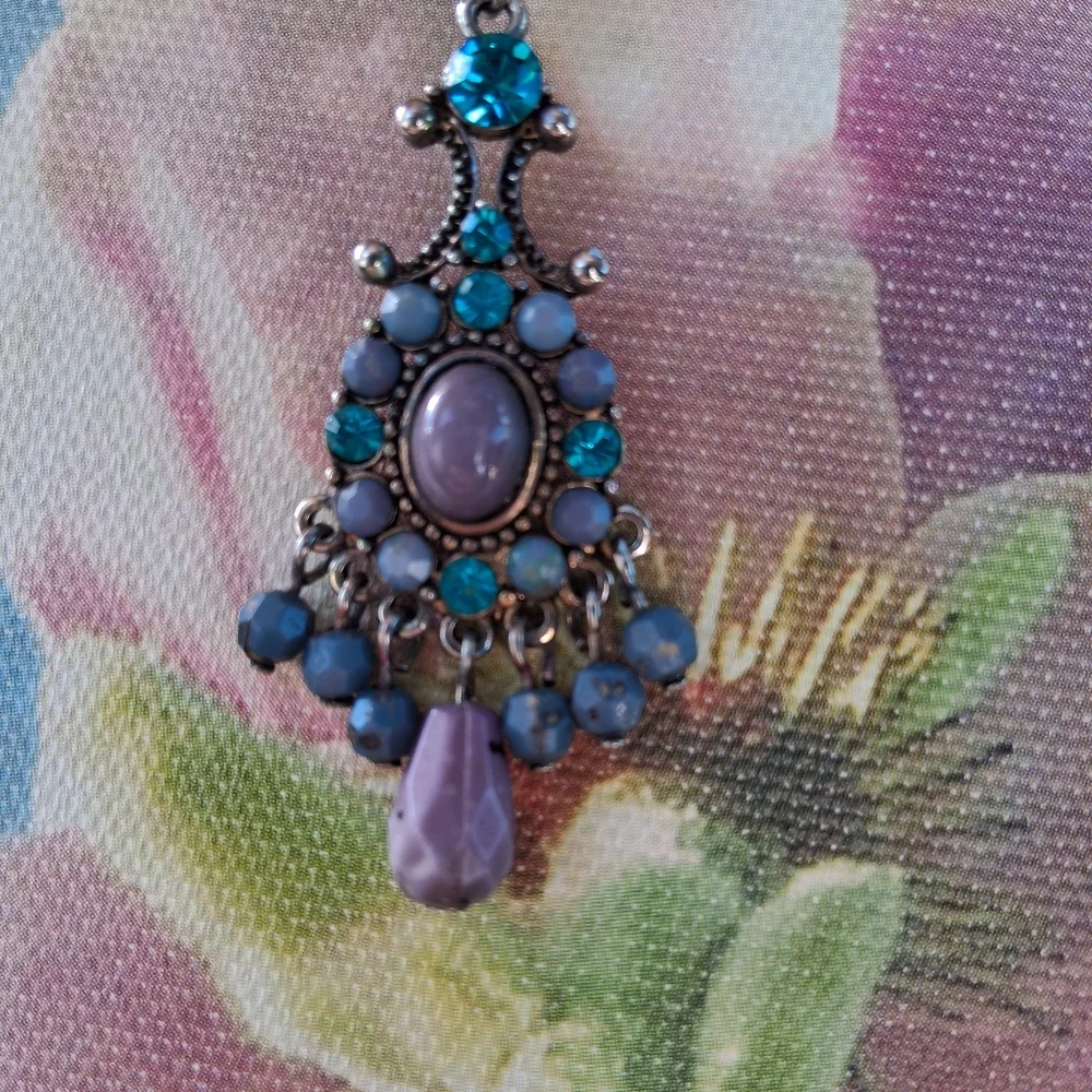 Vintage-Inspired Teal Dangle Earrings with Faceted Beads